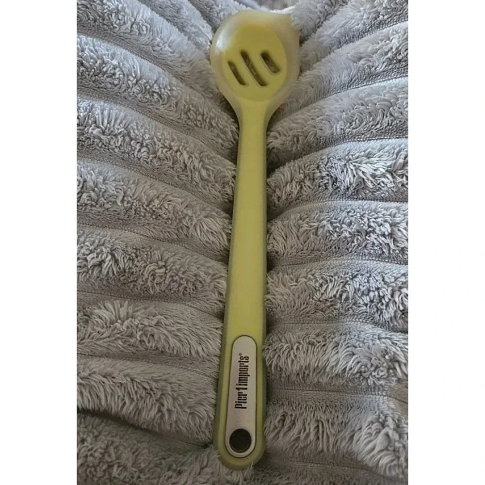 Pier 1 Imports‎ light Yellow Solid Silicone Slotted Spoon Cooking Utensil